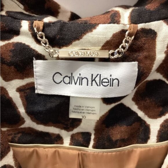 Calvin Klein Women’s Animal Print Button Front Belted Vest, Brown, size 10 - Picture 6 of 8